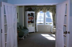 Comfortable areas to relax and receive visitors in our dedicated memory care communities